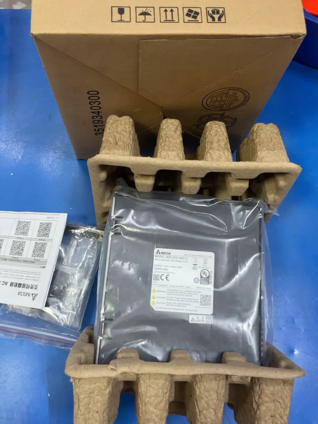 100 % helt ny original och äkta Delta ASD-E3-0421-L Frekvensomvandlare Driv servomotor