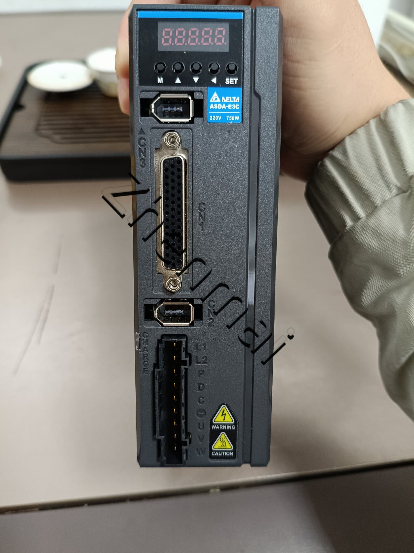 100 % helt ny original och äkta Delta ASD-E3-0721-L Frekvensomvandlare Driv servomotor
