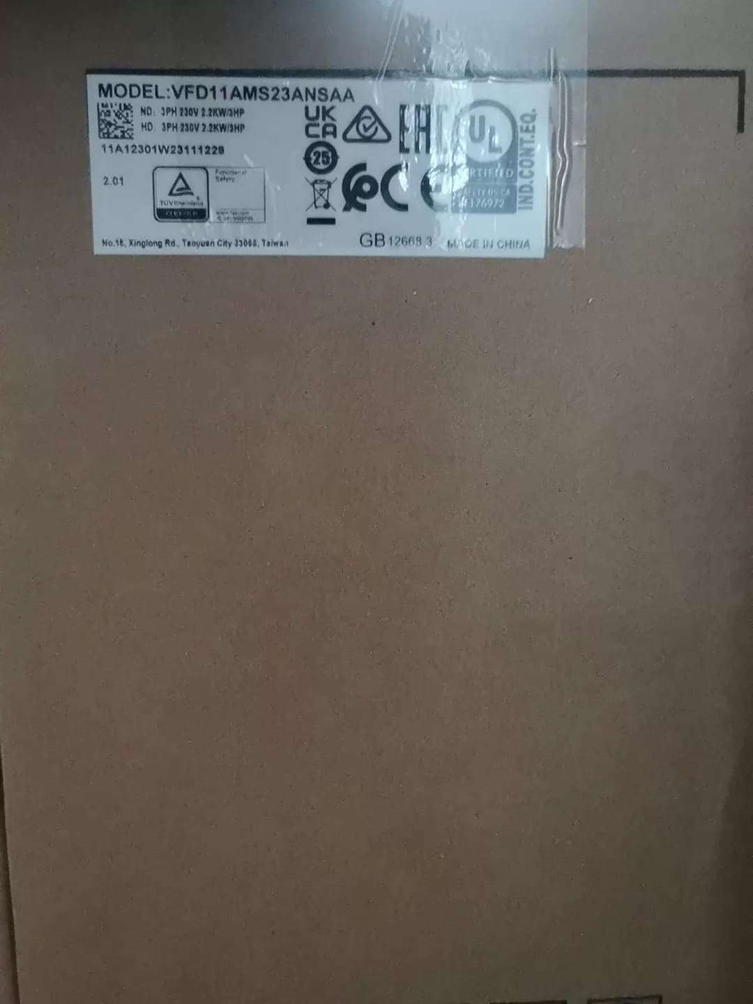 100 % helt ny original och äkta Delta VFD11AMS23ANSAA 2,2KW trefas 220V frekvensomriktare Driv servomotor