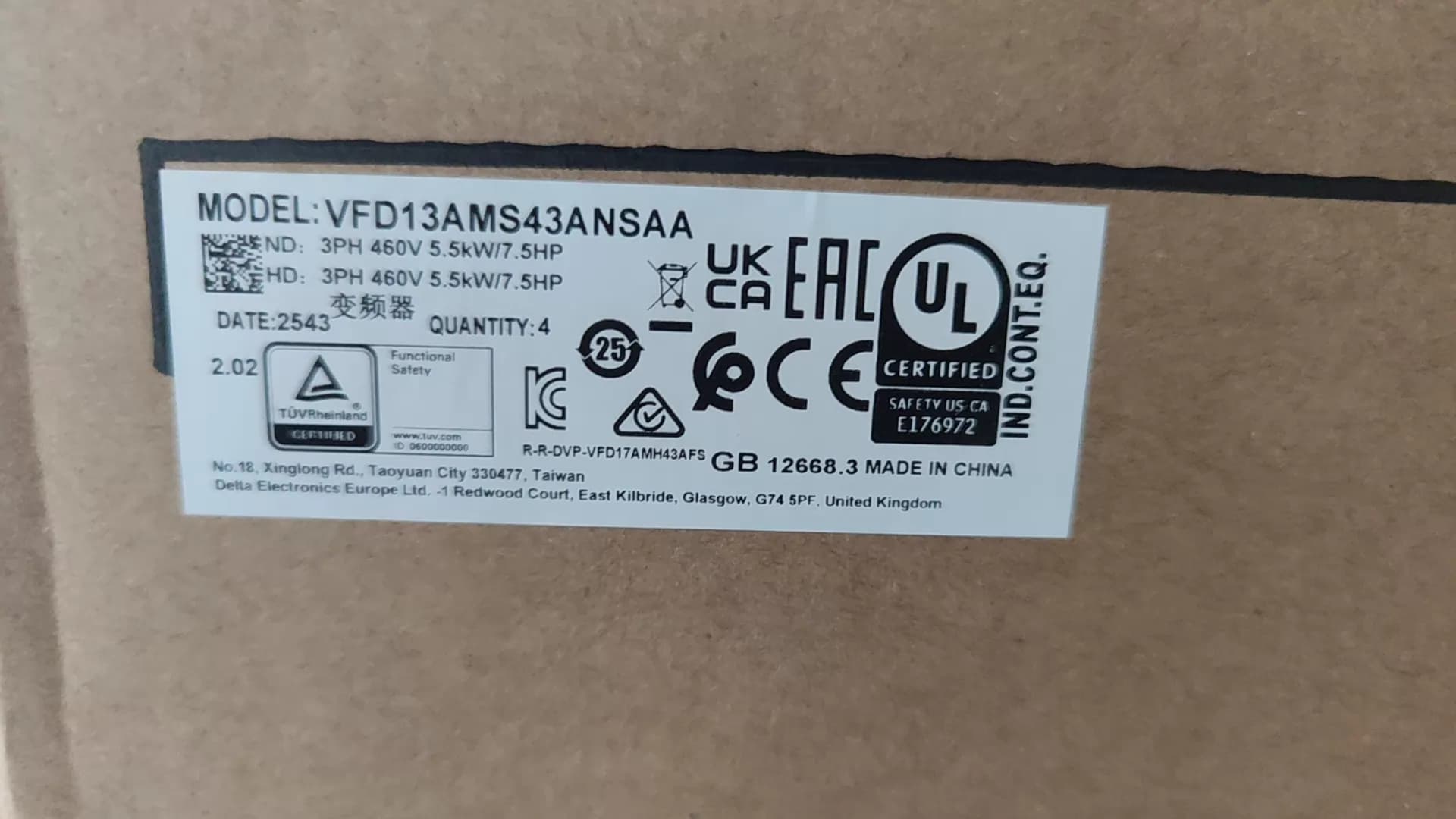 100 % helt nytt original och äkta Delta VFD13AMH43ANSAA 5,5KW frekvensomriktare Driv servomotor