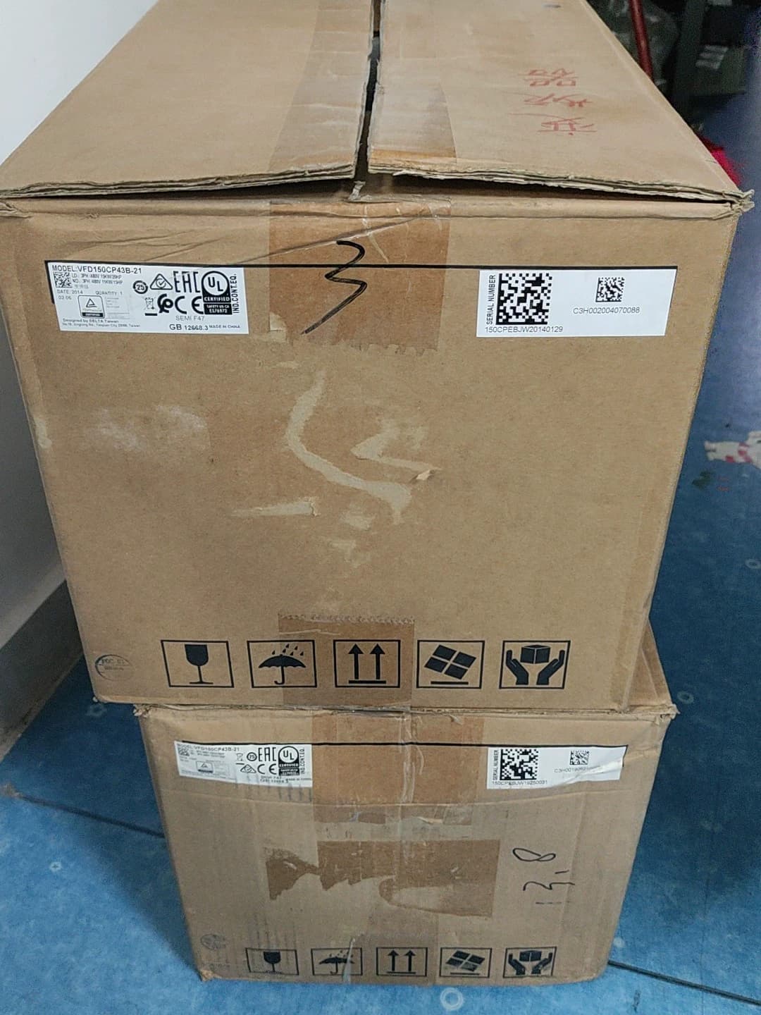 100 % helt ny, original och äkta Delta VFD150CP43B-21 380V15KW Frekvensomvandlare Driv servomotor