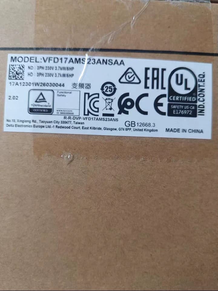 100 % helt ny original och äkta Delta VFD17AMS23ANSAA 3,7KW trefas 220V frekvensomriktare Driv servomotor
