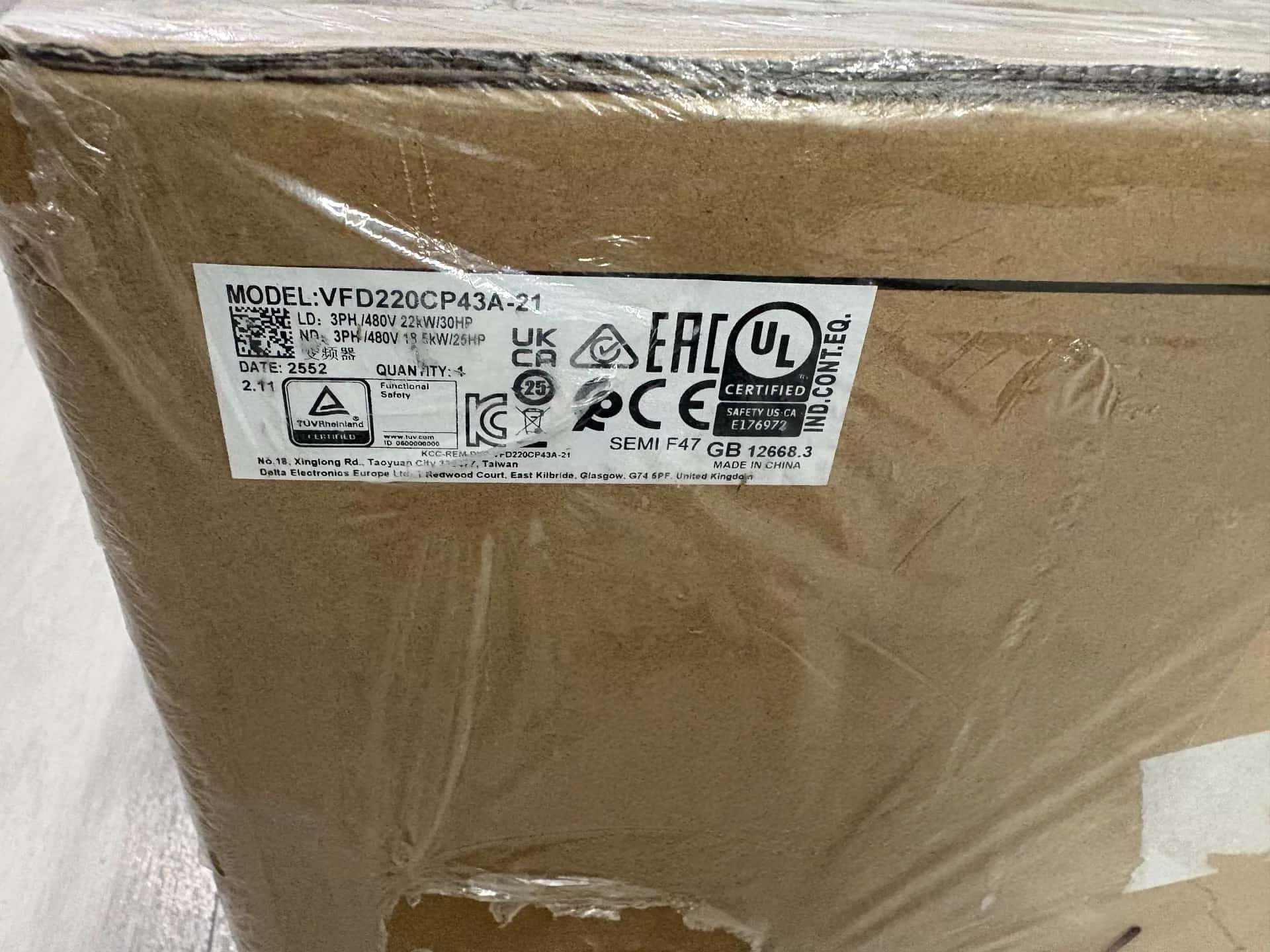 100 % helt ny, original och äkta Delta VFD220CP43A-21 380V22KW Frekvensomvandlare Driv servomotor