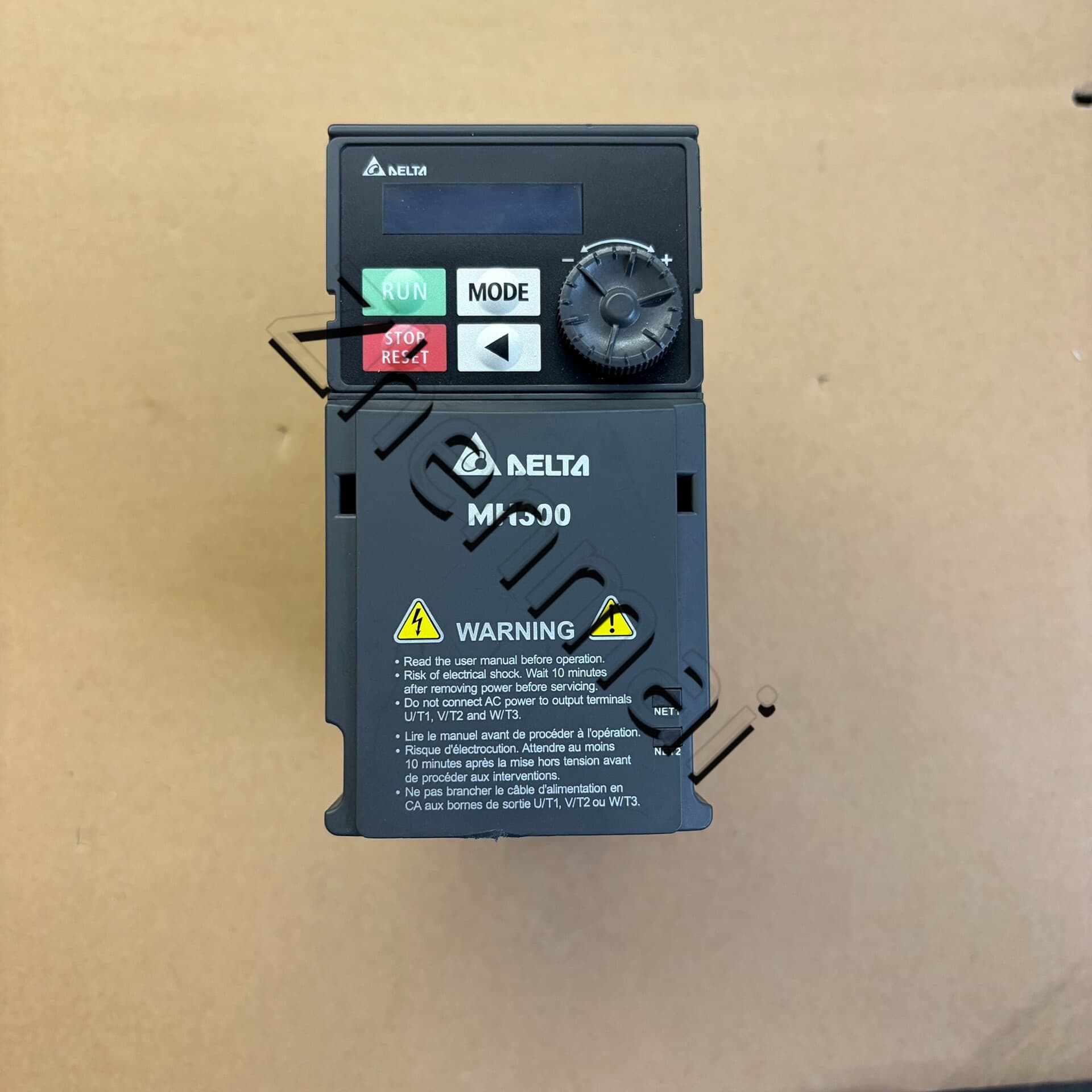 100 % helt nytt original och äkta Delta VFD2A8MH21ANSAA 0,4KW 220V frekvensomvandlare Driv servomotor