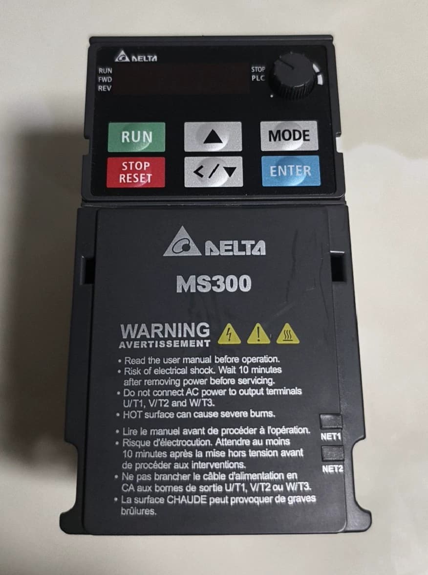 100 % helt ny original och äkta Delta VFD2A8MS23ANSAA 220V/0,4KW Frekvensomvandlare Driv servomotor