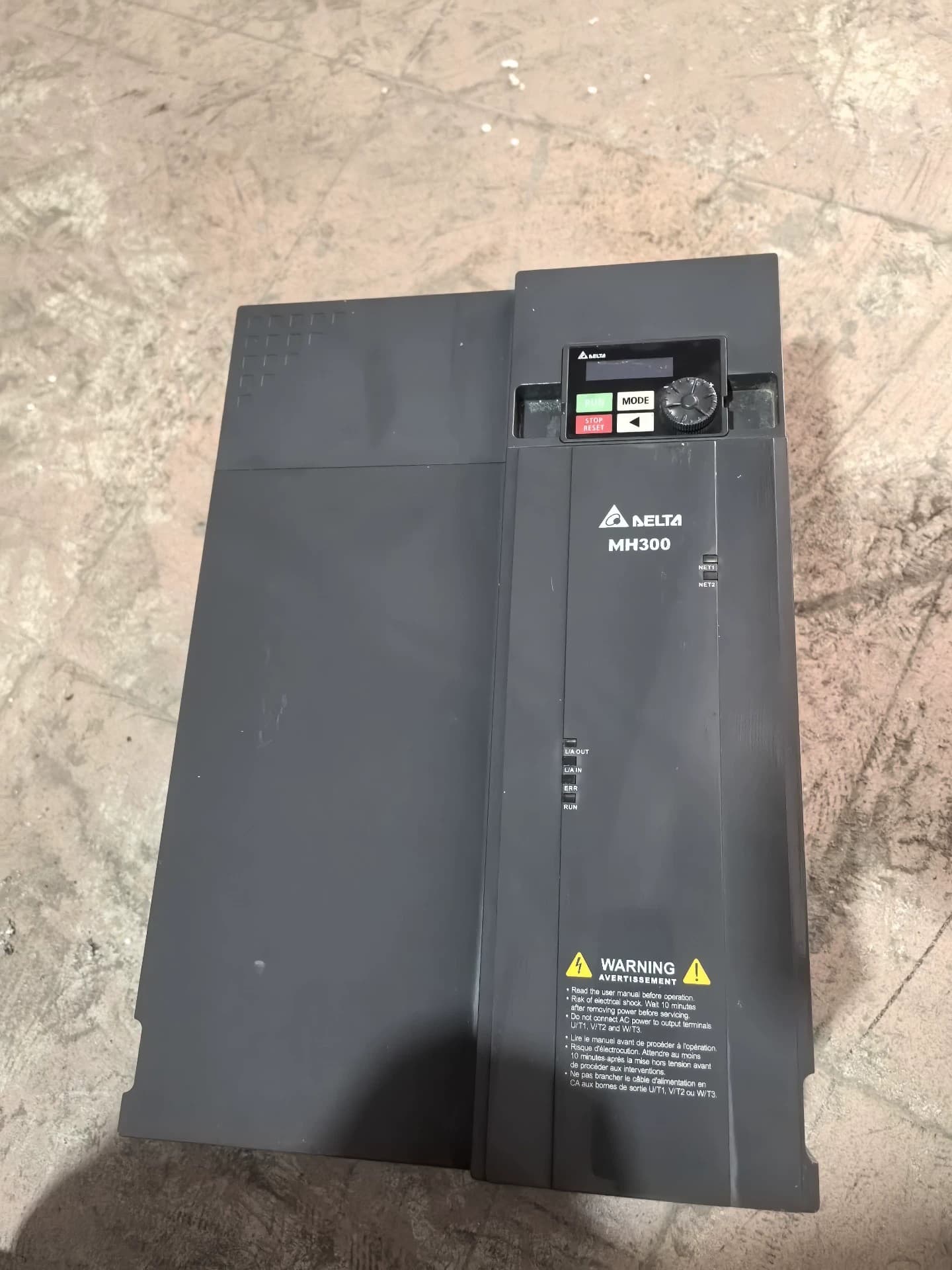 100 % helt ny original och äkta Delta VFD60AMH43ANSAA(30KW) Frekvensomvandlare Driv servomotor