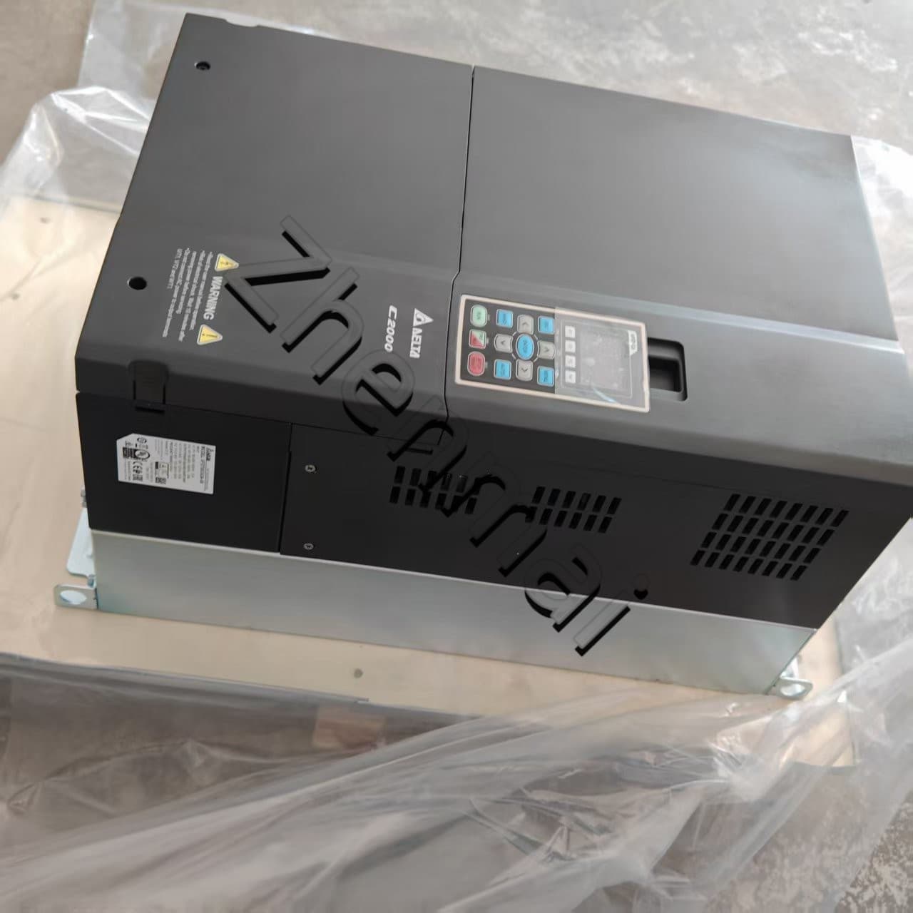 100 % helt ny original och äkta Delta VFD750C43A-00 Frekvensomvandlare Driv servomotor