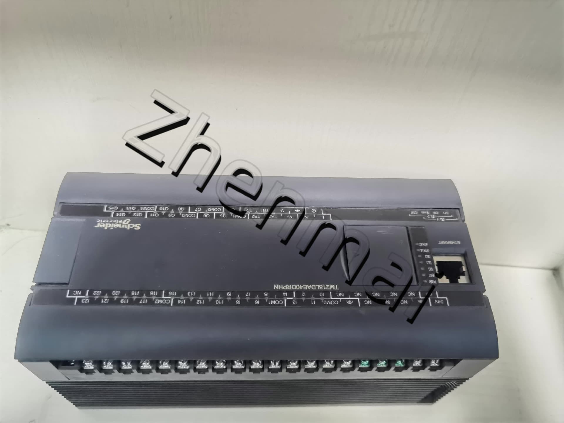 100 % helt ny, original och äkta Schneider TM218LDAE40DRPHN Frekvensomvandlare, strömbrytare, kontaktorer, skyddsanordningar