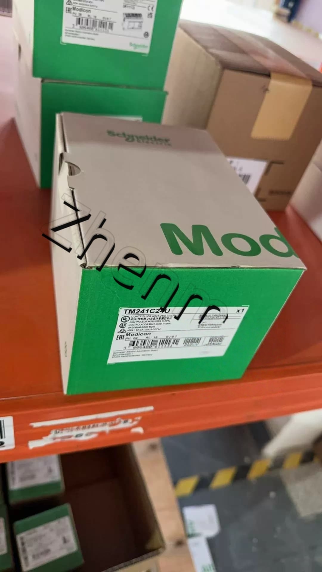 100 % helt nya, original och äkta Schneider TM241C24U Frekvensomvandlare, strömbrytare, kontaktorer, skyddsanordningar