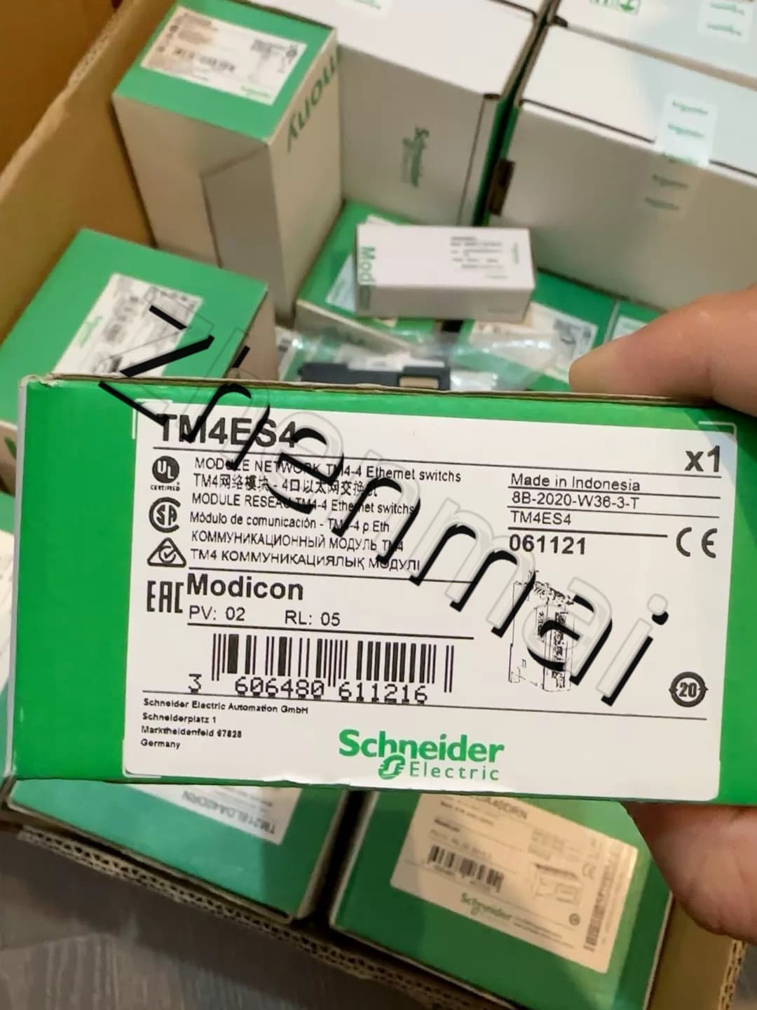 100 % helt nya, original och äkta Schneider TM4ES4 Frekvensomvandlare, strömbrytare, kontaktorer, skyddsanordningar