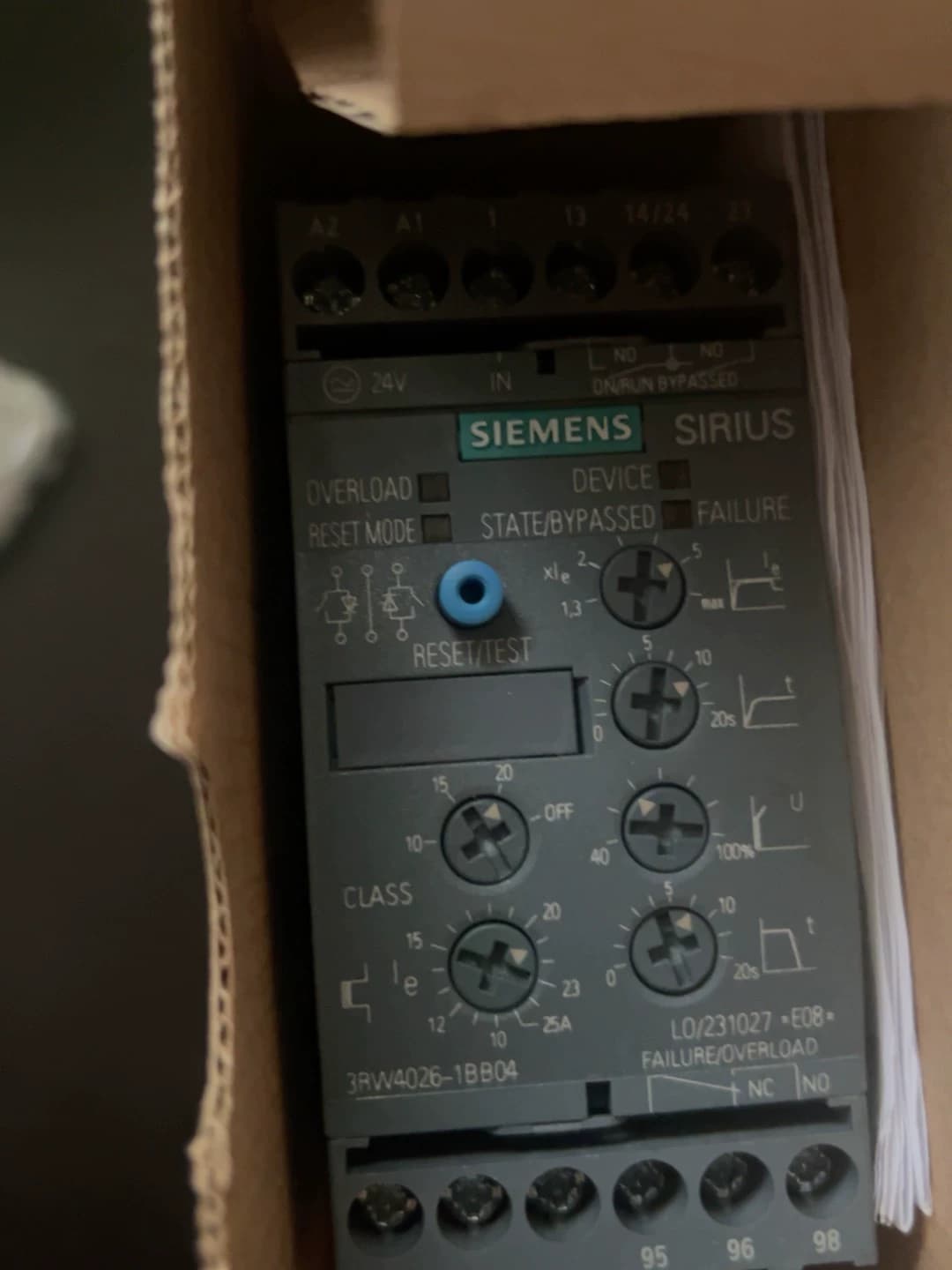 Helt ny, äkta, fabriksstyrd Siemens 3RW4026-1BB04 mjukstartare SIRIUS SOFT STARTER