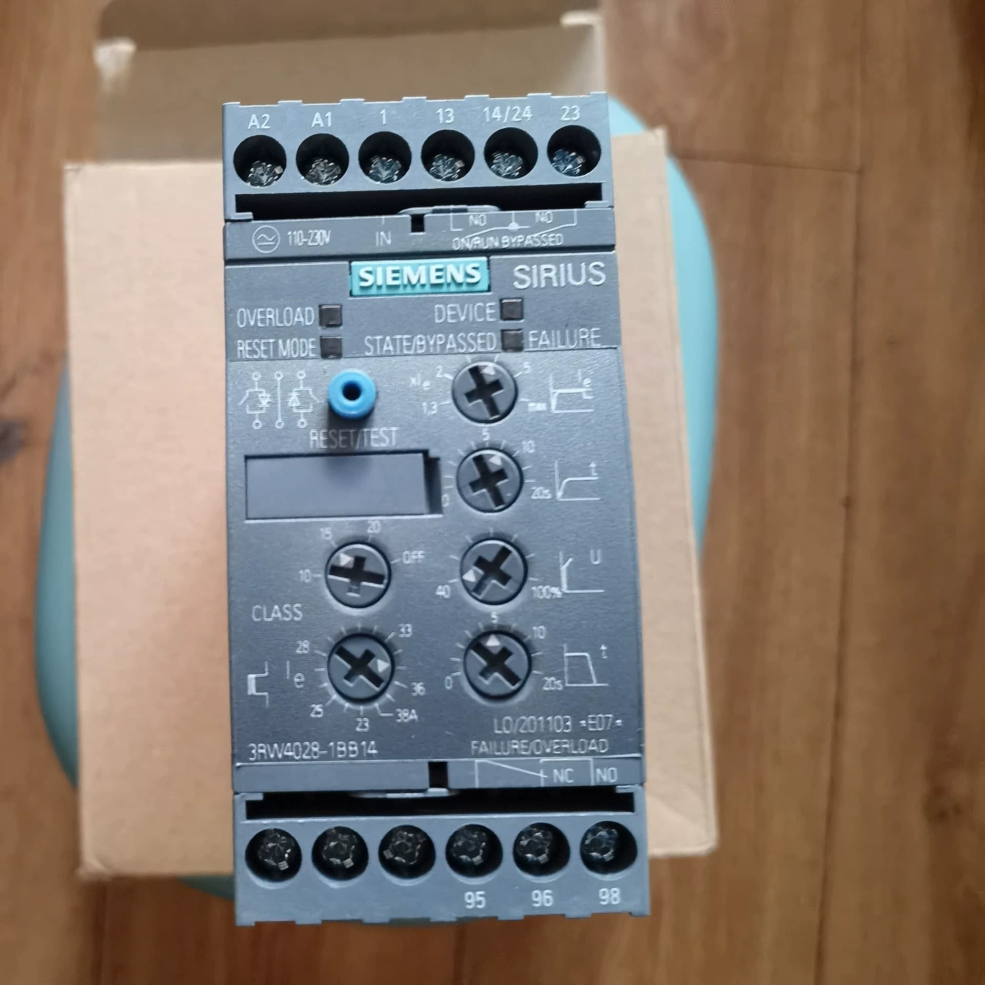 Helt ny, äkta, fabriksanpassad Siemens 3RW4028-1BB14 mjukstartare SIRIUS SOFT STARTER