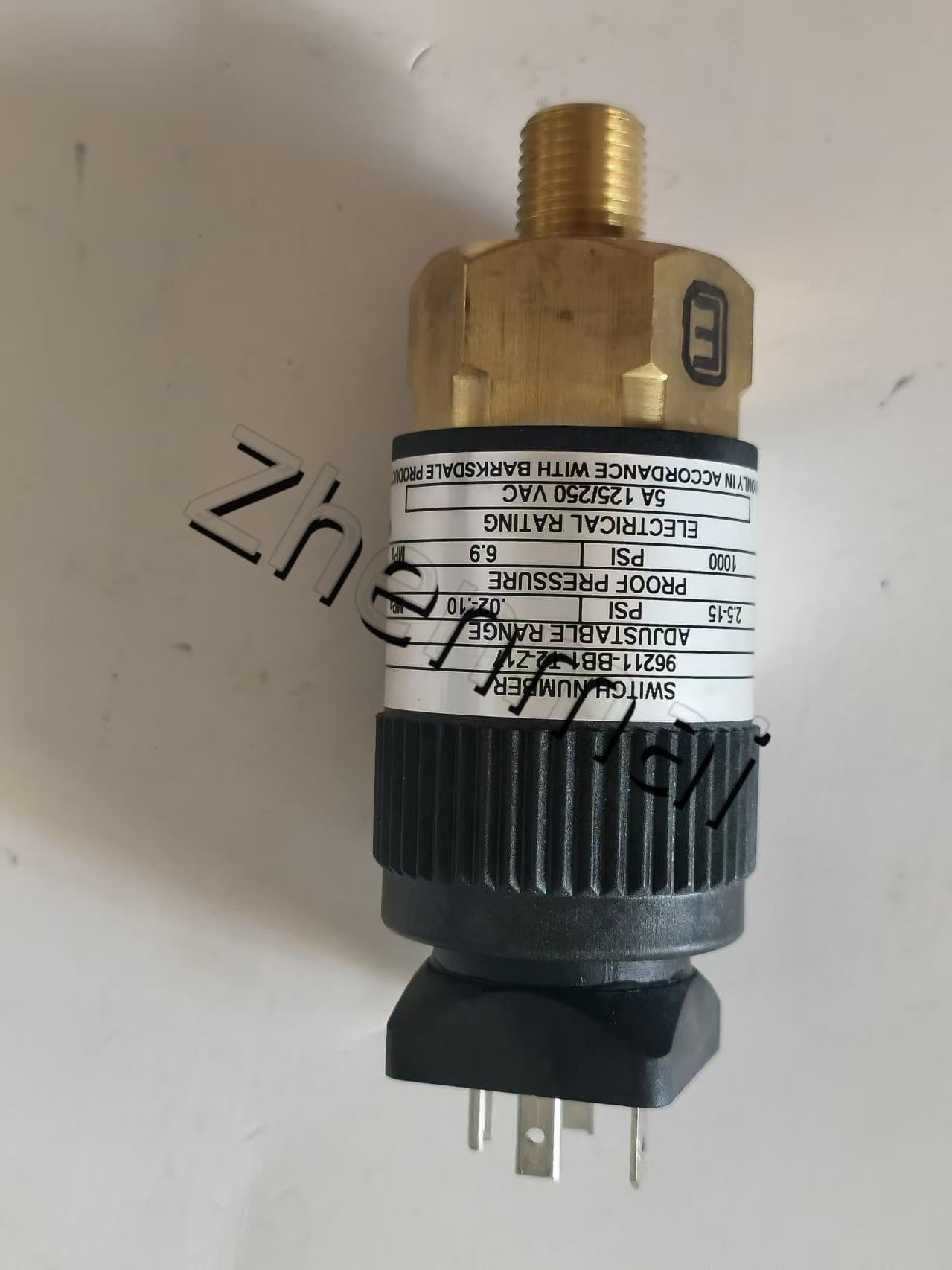 Helt ny original Barksdale 96211-BB1-T2-Z17 Trycksensor Nivåomkopplare Flödesvakt Tryckomkopplare Snabb leverans