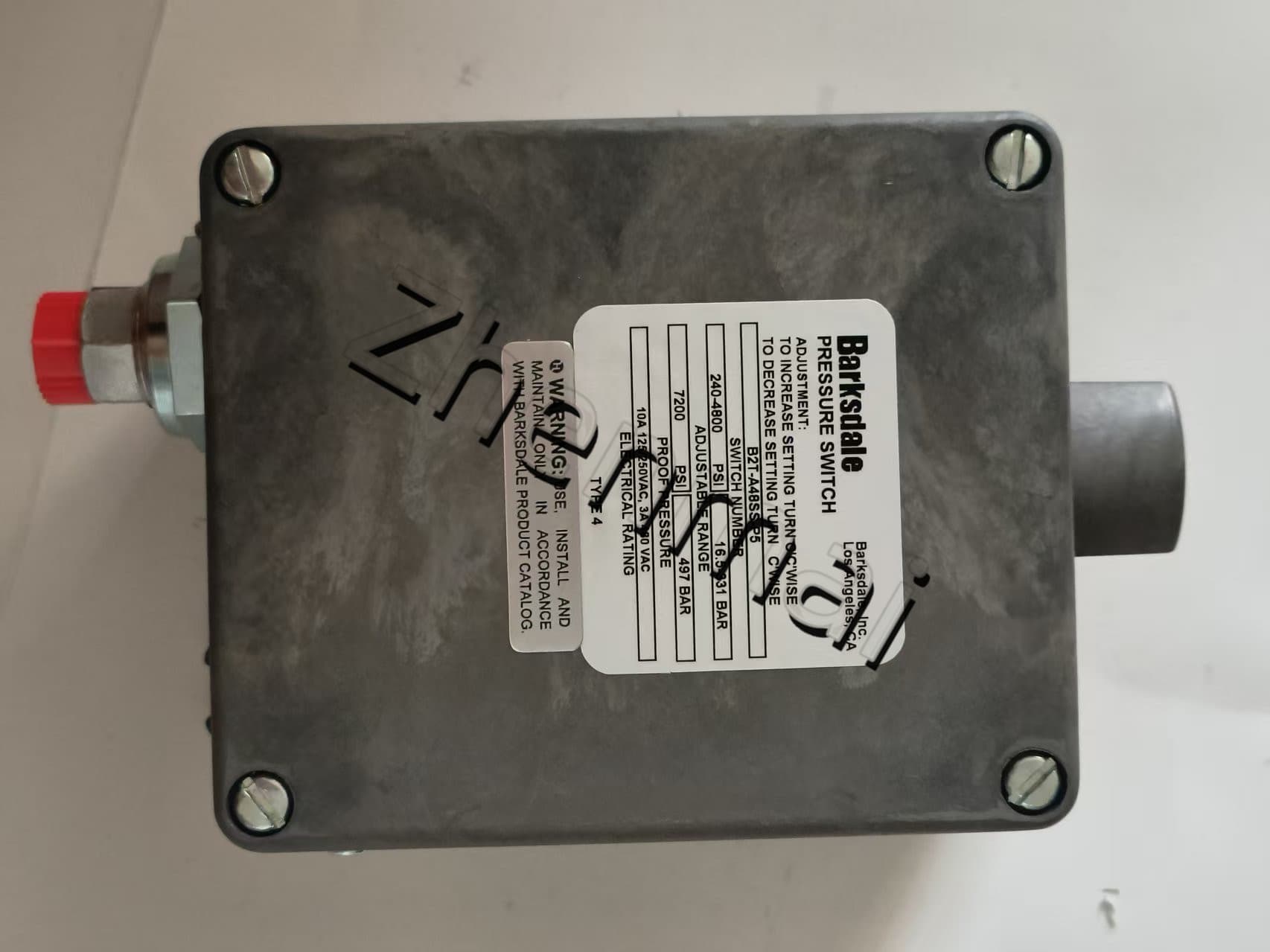 Helt ny original Barksdale BB2T-A48SS-P5 Trycksensor Nivåomkopplare Flödesvakt Tryckomkopplare Snabb leverans