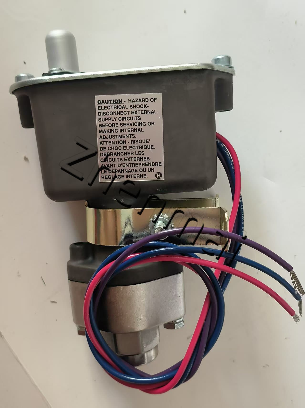 Helt ny original Barksdale C9612-3 Trycksensor Nivåomkopplare Flödesvakt Tryckomkopplare Snabb leverans