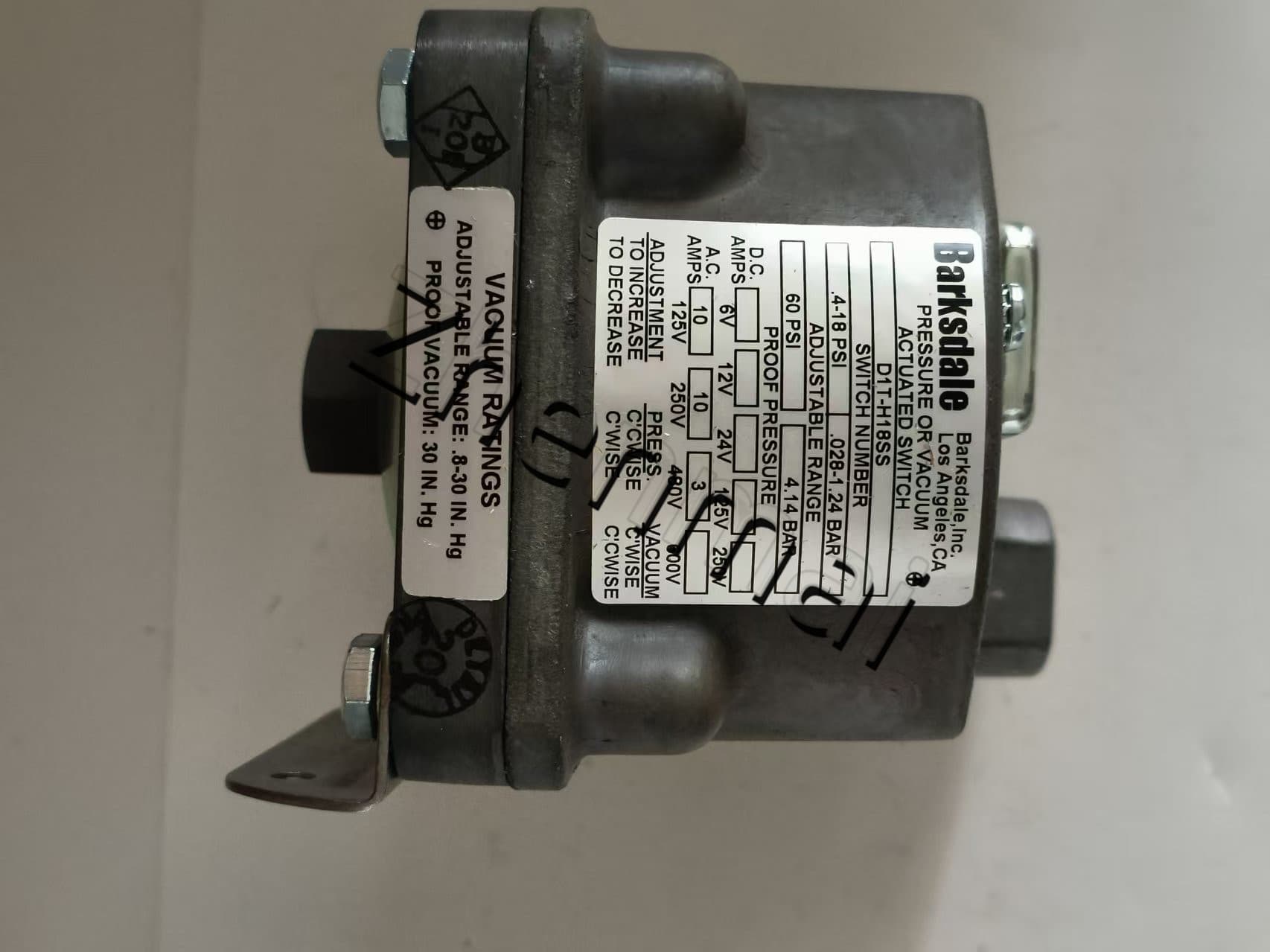 Helt ny original Barksdale D1T-H18SS Trycksensor Nivåomkopplare Flödesvakt Tryckomkopplare Snabb leverans