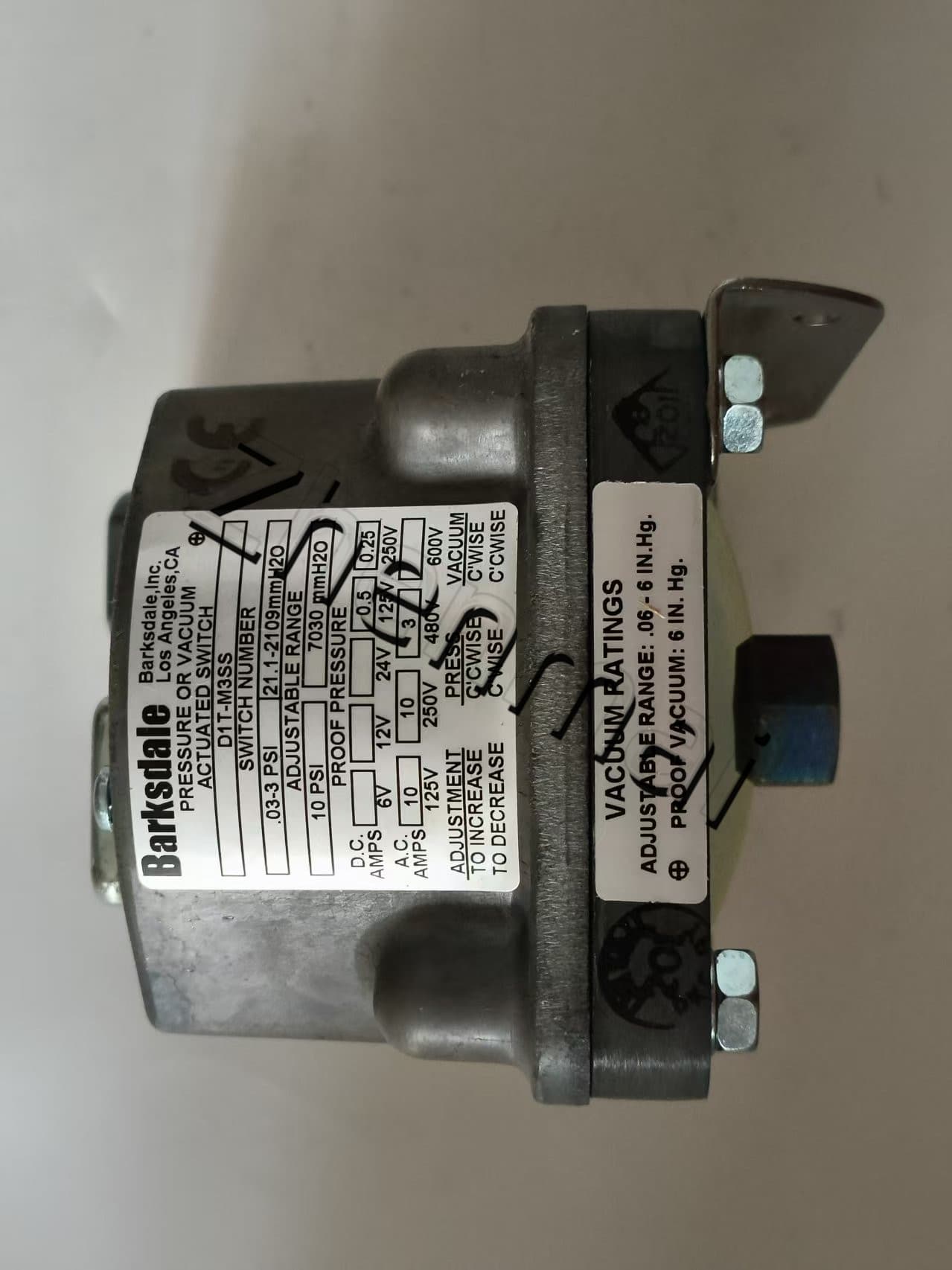 Helt ny original Barksdale D1T-M3SS Trycksensor Nivåomkopplare Flödesvakt Tryckomkopplare Snabb leverans