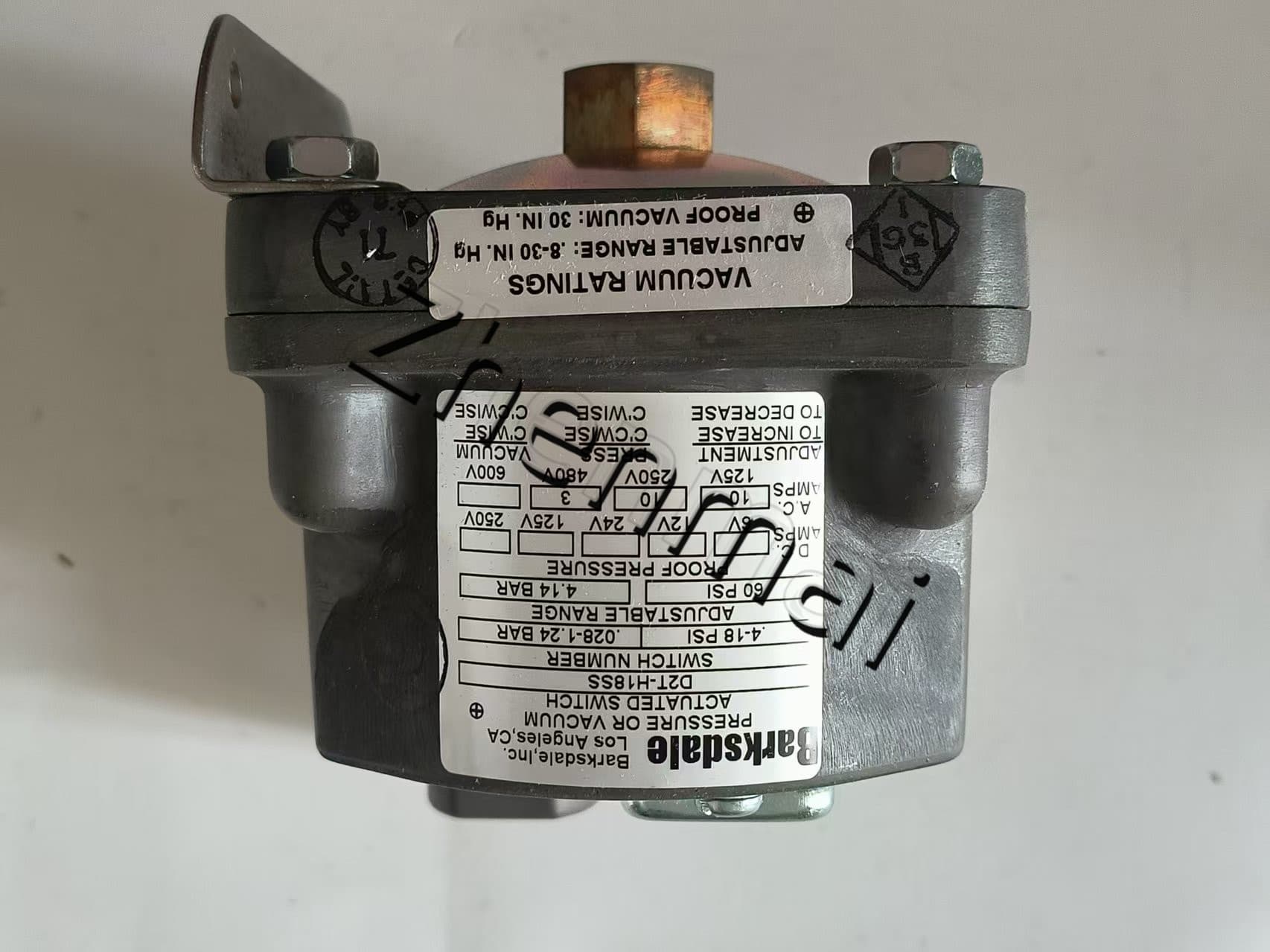 Helt ny original Barksdale D2T-H18SS-S1053 Trycksensor Nivåomkopplare Flödesvakt Tryckbrytare Snabb leverans