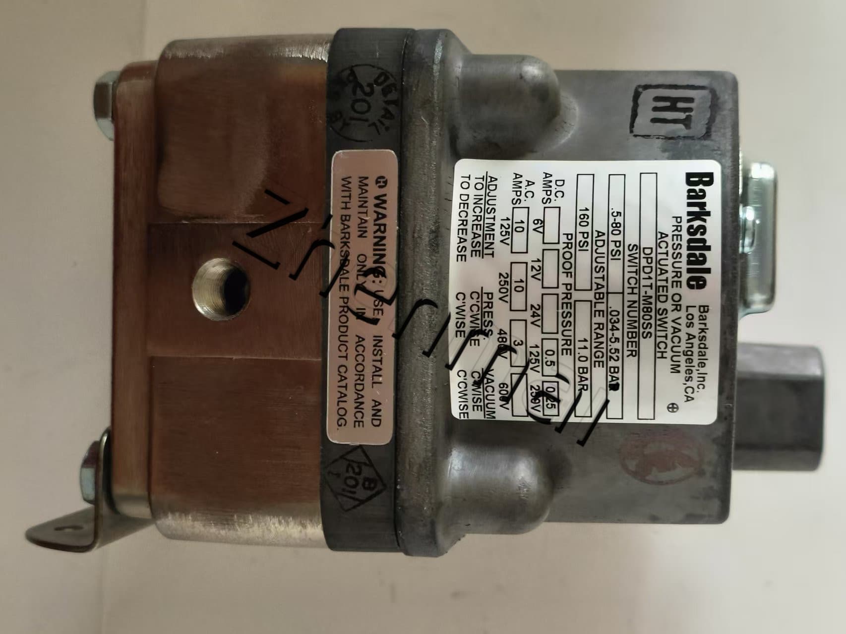Helt ny original Barksdale DPD1T-M80SS Trycksensor Nivåomkopplare Flödesbrytare Tryckomkopplare Snabb leverans