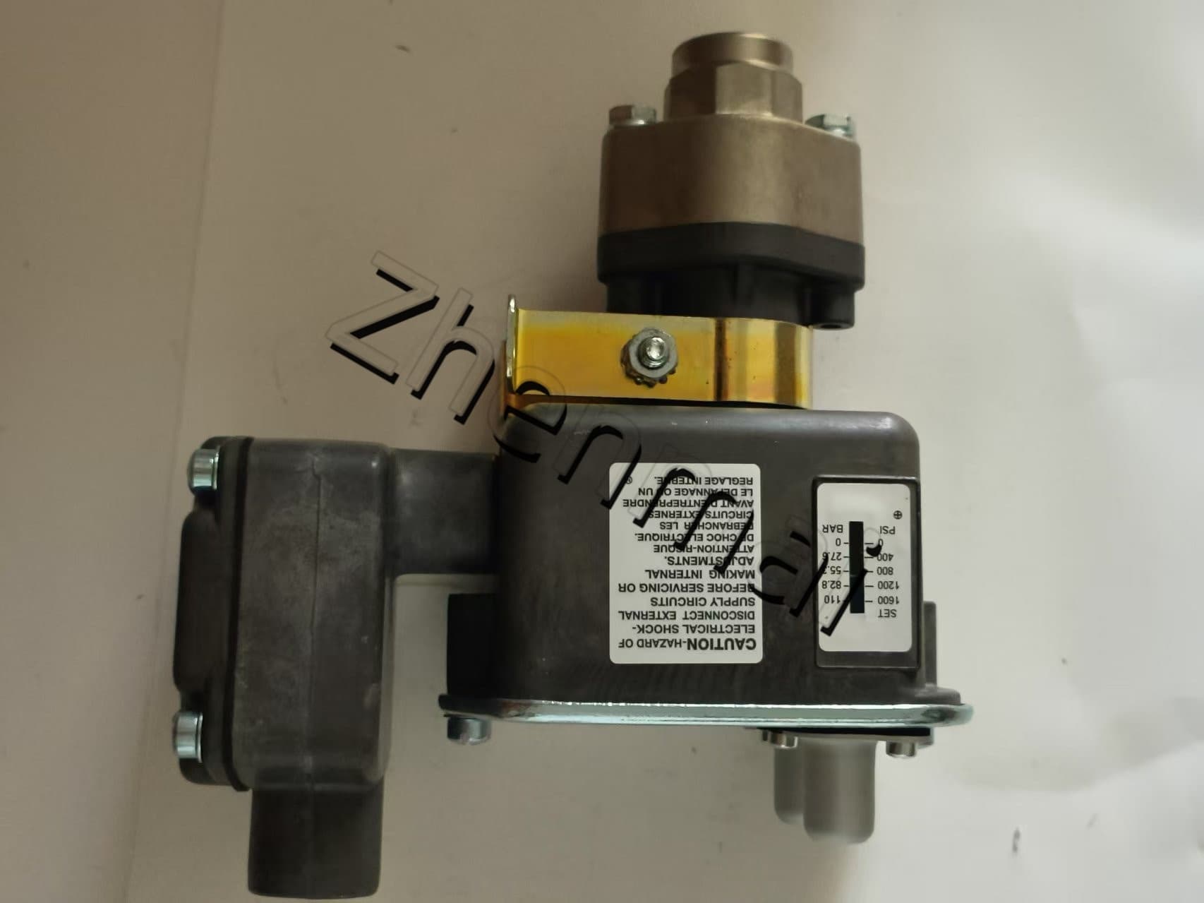 Helt ny original Barksdale TC9622-2 Trycksensor Nivåomkopplare Flödesvakt Tryckomkopplare Snabb leverans
