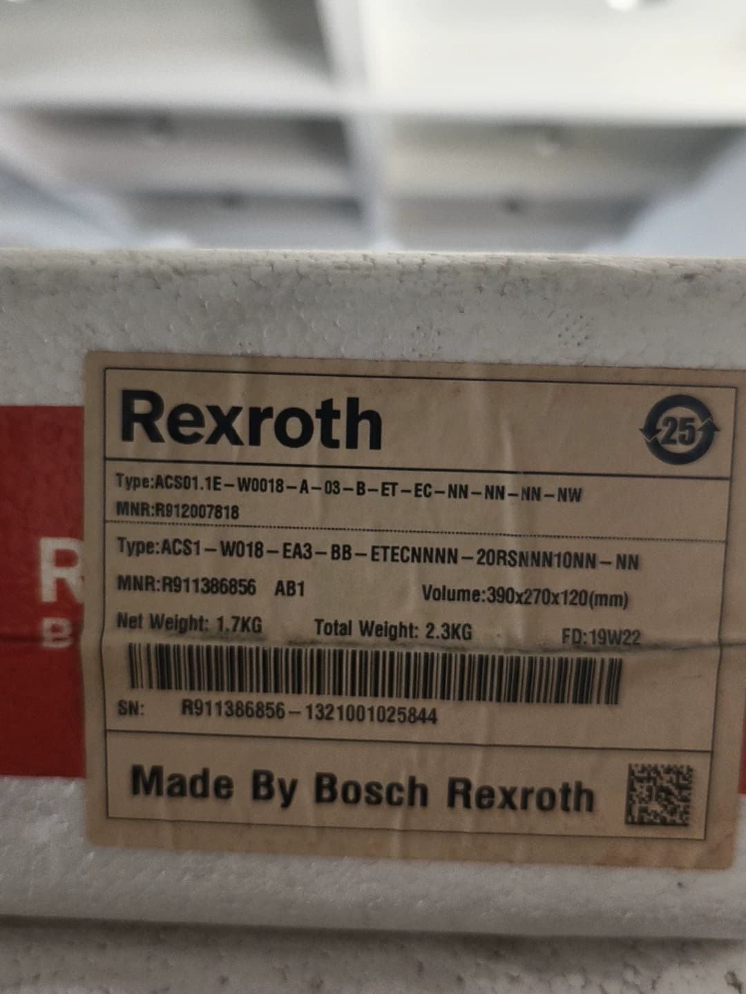 Helt ny original Bosch Rexroth servomotor ACS1-WO18-EA3-BB-ETECNNNN-20RSNNN10NN-NN Servomotor Snabb leverans