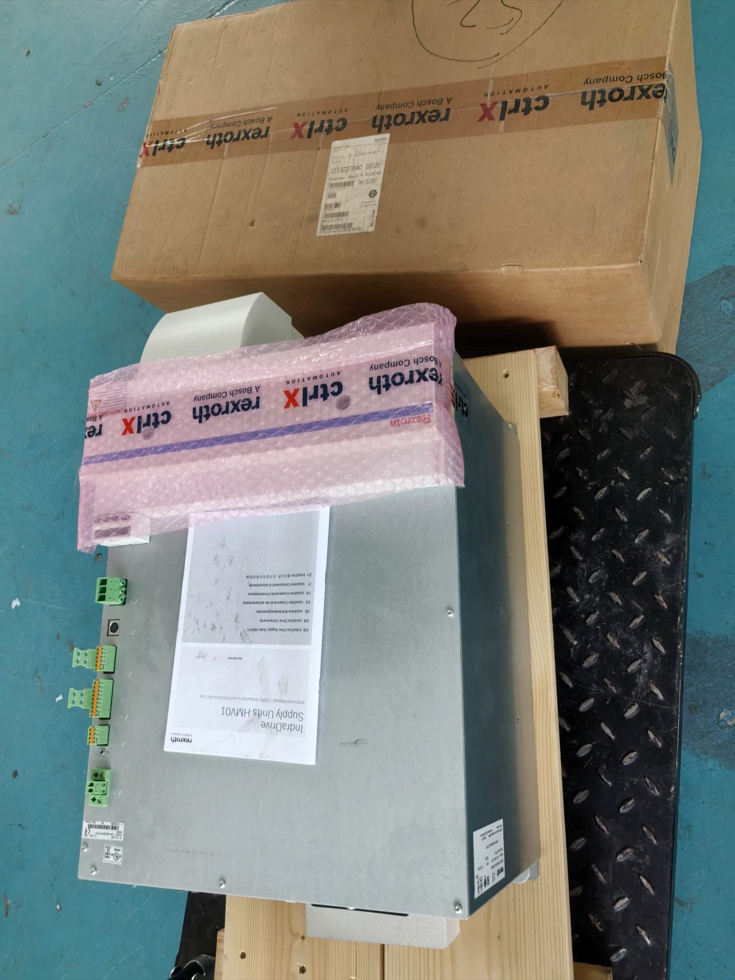 Helt ny original Bosch Rexroth servomotor HMV01.1R-W0120-A-07-NNNN Servomotor Snabb leverans