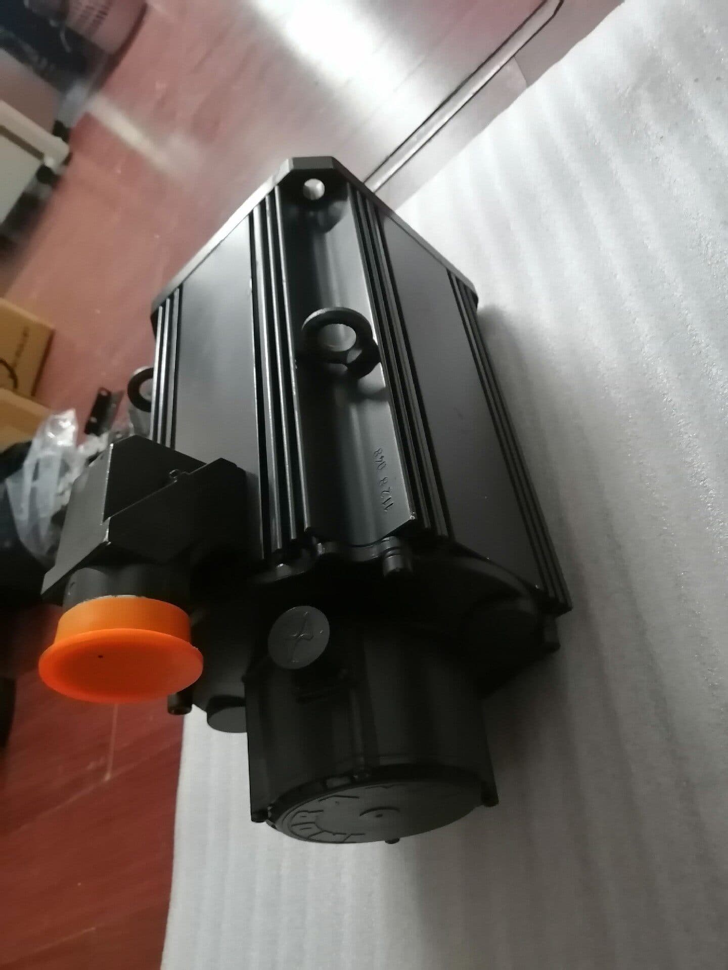Helt ny original Bosch Rexroth servomotor MKD112B-048-KG2-BN Servomotor Snabb leverans