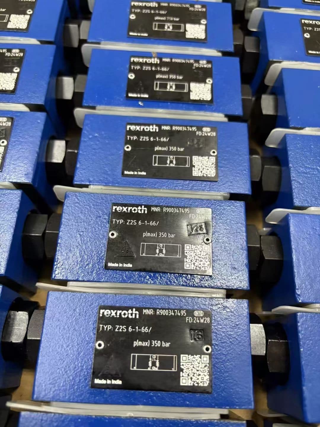 Helt ny original Bosch Rexroth servodrivning proportionell ventil 4WRA6W30-2X/G24K4/V servomotor Snabb leverans