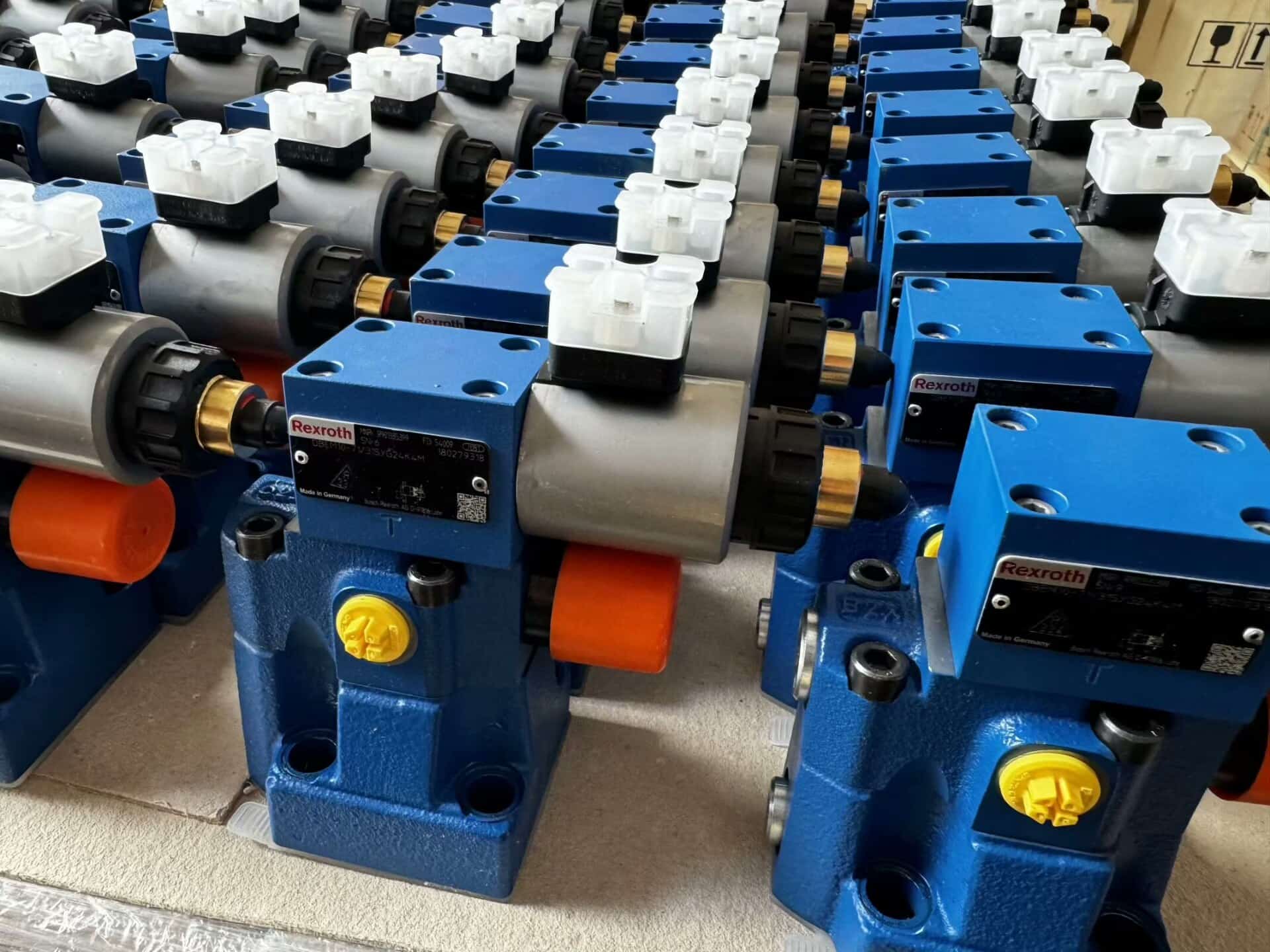 Helt ny original Bosch Rexroth servodrivning proportionell ventil 4WRAE10W60-2X/G24K31/A1V servomotor Snabb leverans