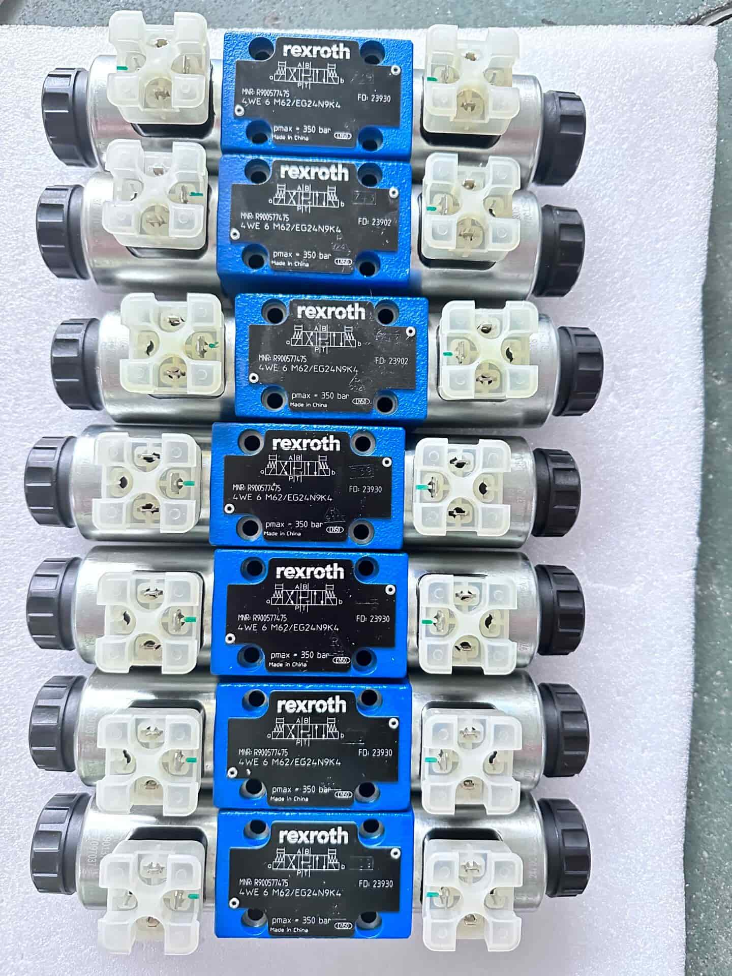 Helt ny original Bosch Rexroth servodrivning proportionell ventil 4WRZE10W8-85-7X/6EG24N9ETK31/F1D3M servomotor Snabb leverans