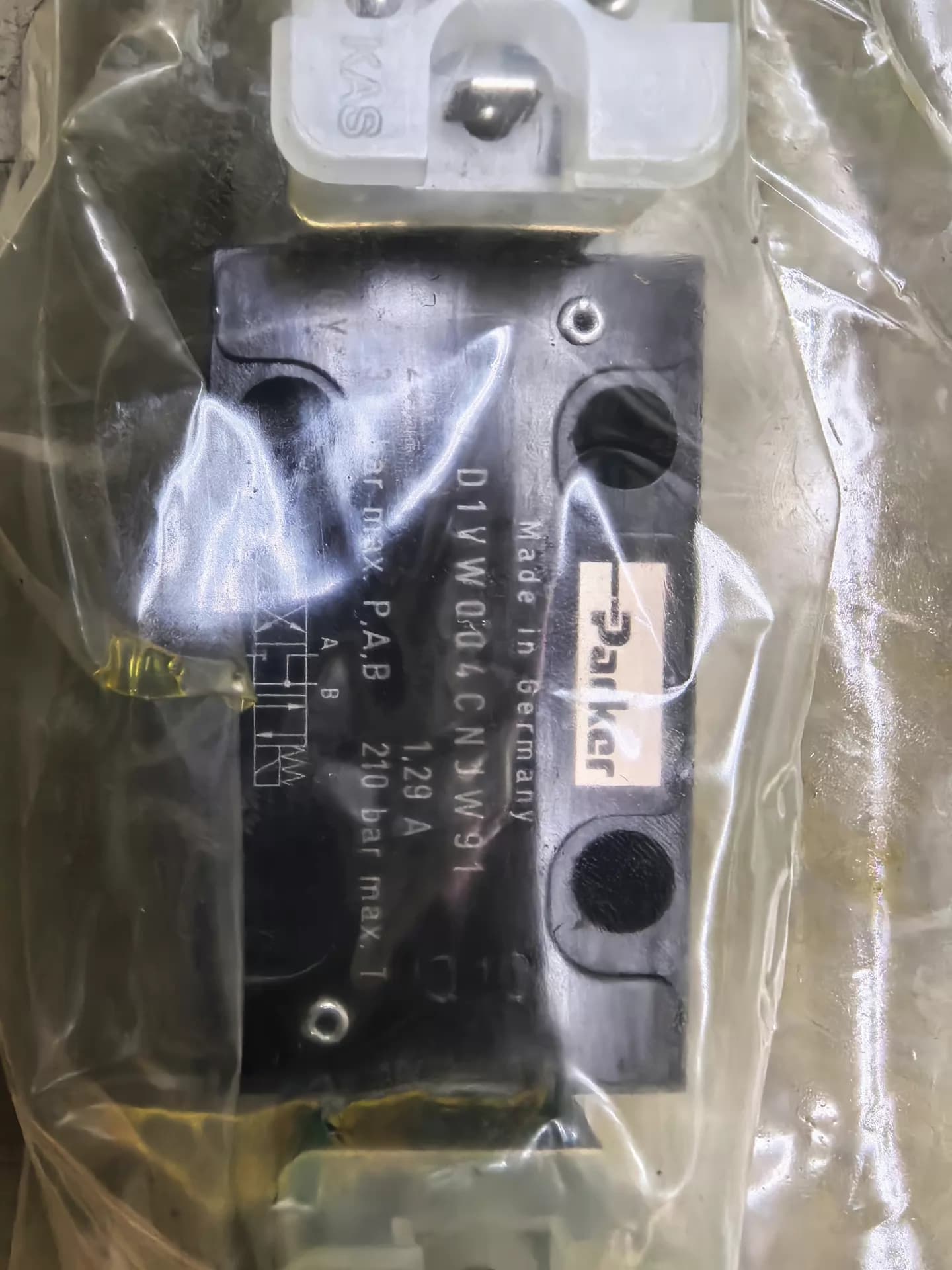 Helt ny original Parker D1VW004CNJW91 servodrivningar med variabel frekvens servomotorer styrenheter Snabb leverans