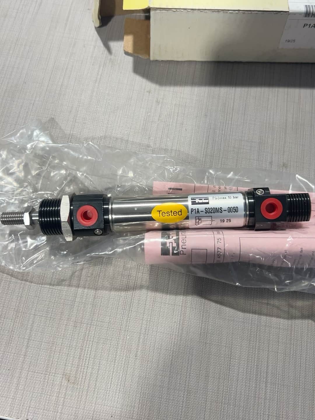 Helt ny original Parker P1A-S020MS-0050 servodrivningar med variabel frekvens servomotorer styrenheter Snabb leverans