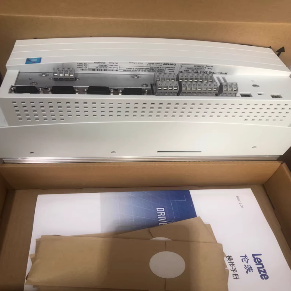 Äkta ny Lenze E82EV552K2C200 Industriell I/O-modul FedEx DHL Snabb leverans