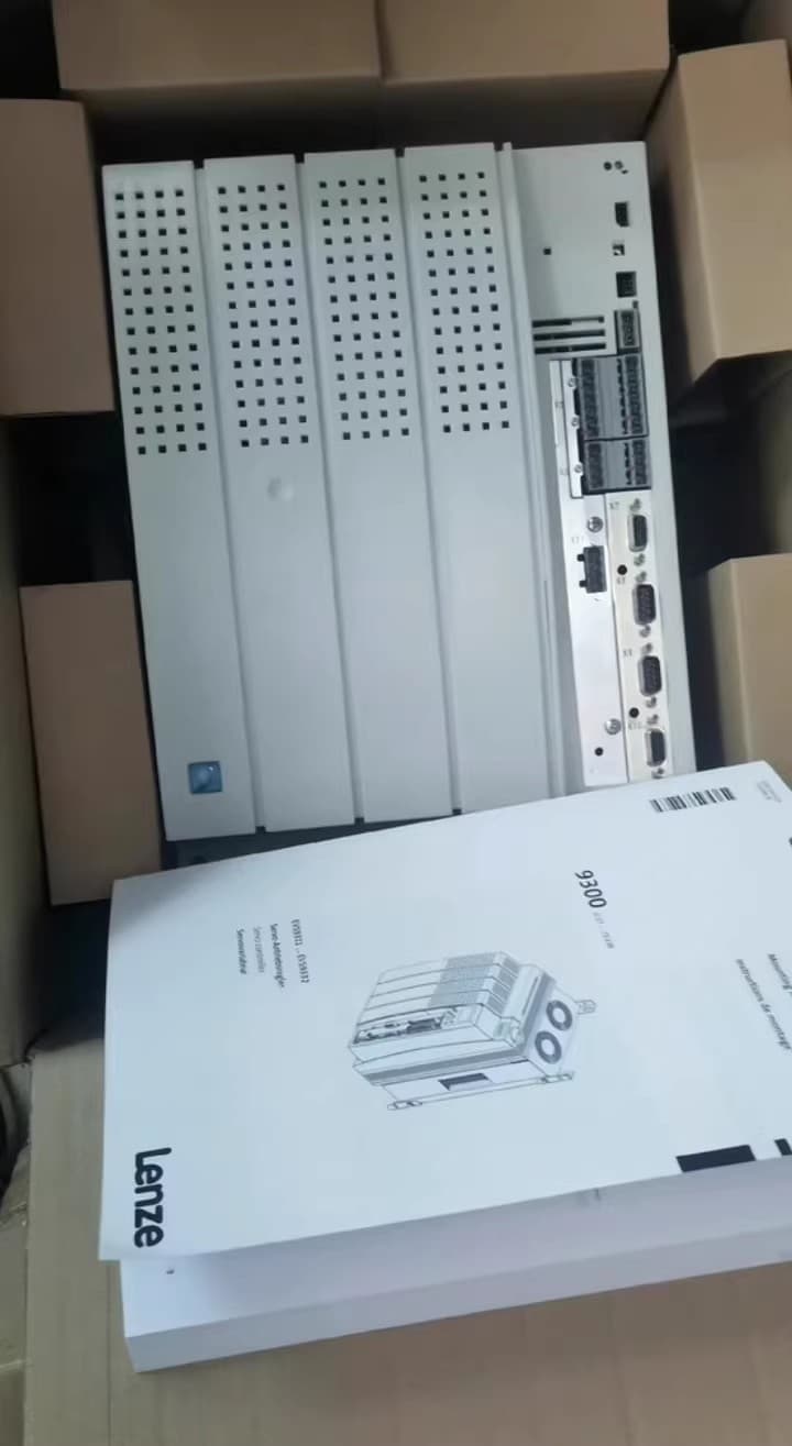 Äkta ny Lenze E82ZAFAC Industriell I/O-modul FedEx DHL Snabb leverans