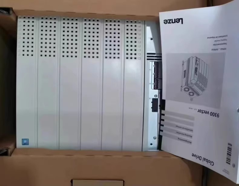 Äkta ny Lenze E82ZAFPC201 Industriell I/O-modul FedEx DHL Snabb leverans