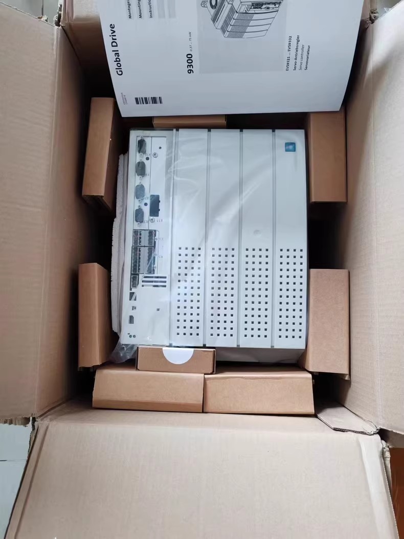 Äkta ny Lenze E94AMHE0044 Industriell I/O-modul FedEx DHL Snabb leverans