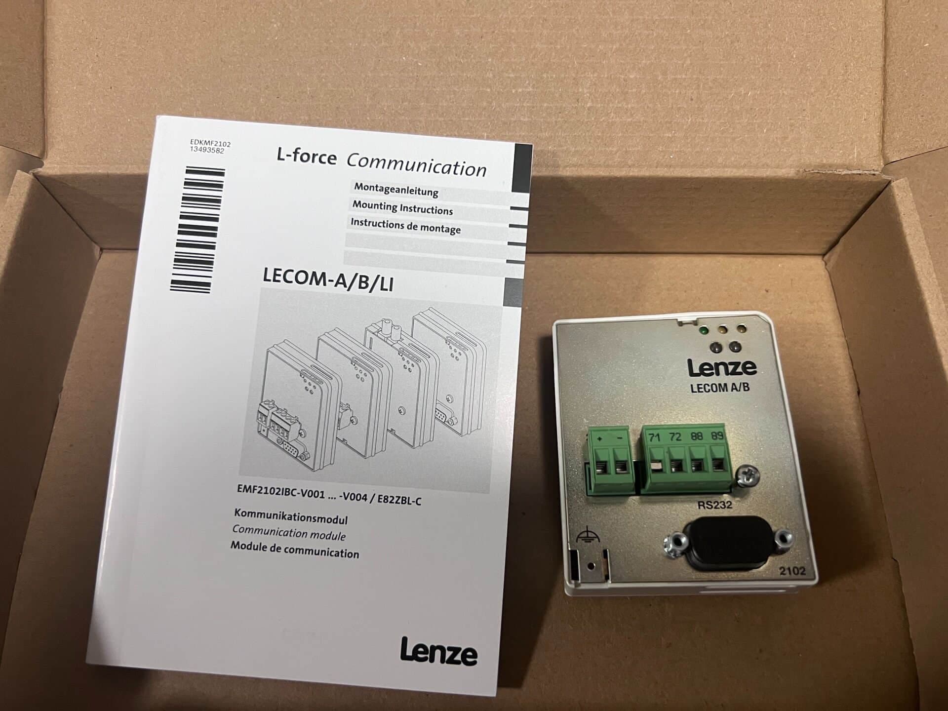 Äkta ny Lenze EMF2102IBCV002 Industriell I/O-modul FedEx DHL Snabb leverans