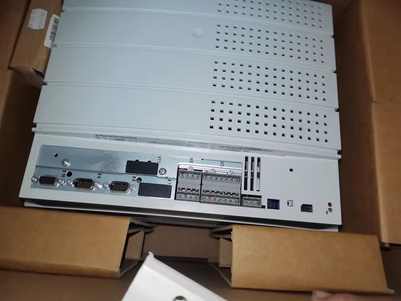 Äkta ny Lenze I5DBE240F10V10000S Industriell I/O-modul FedEx DHL Snabb leverans