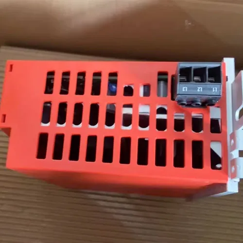 SEW EURODRIVE MC07B0011-5A3-4-00 Frekvensomriktare